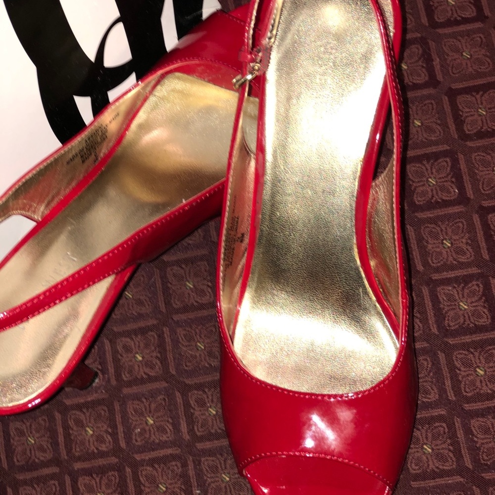 NINE WEST Red Paten Leather Strappy Slide